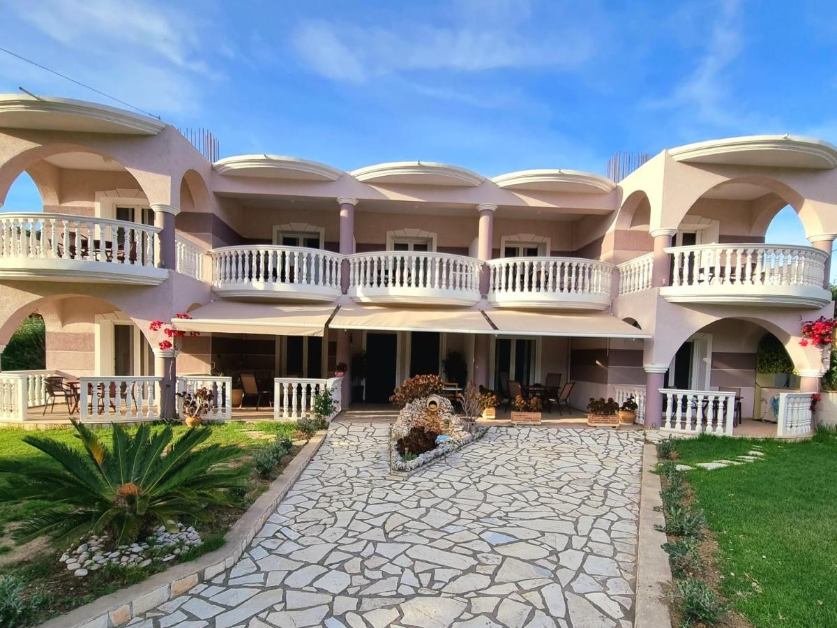 Marathon Studios & Apartments كيري المظهر الخارجي الصورة