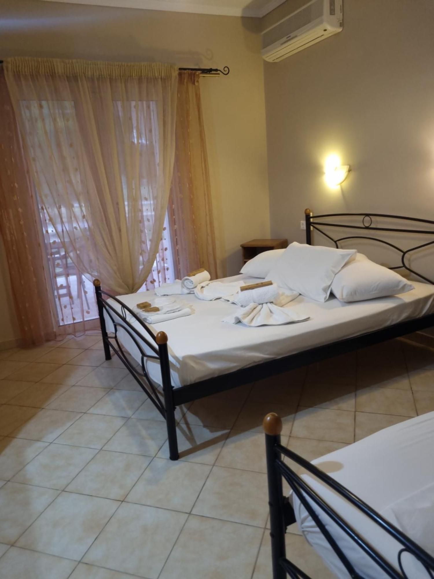 Marathon Studios & Apartments كيري الغرفة الصورة