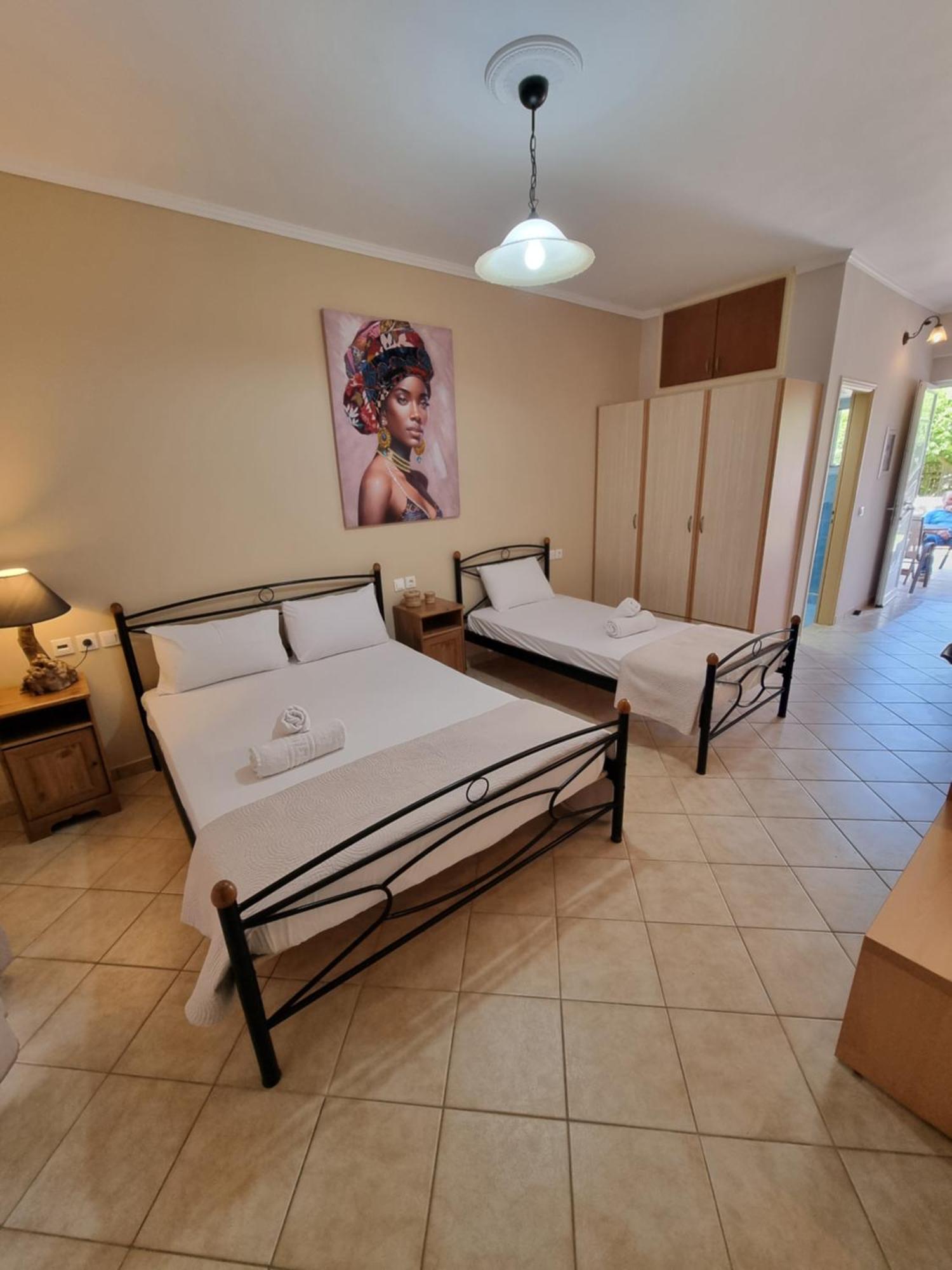 Marathon Studios & Apartments كيري الغرفة الصورة