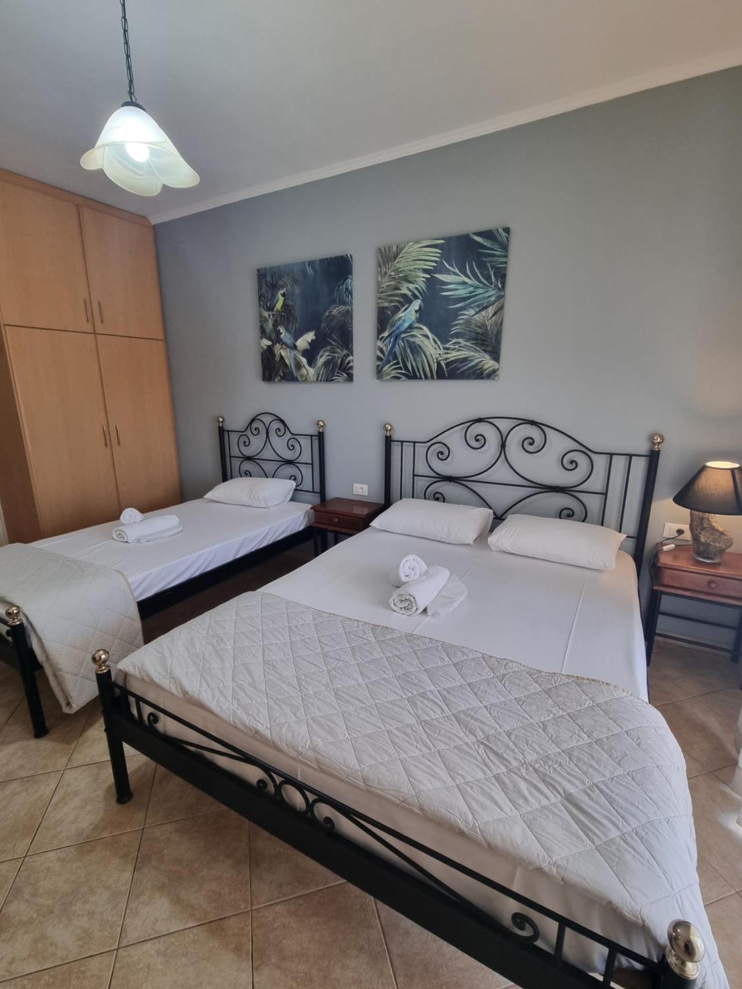 Marathon Studios & Apartments كيري الغرفة الصورة