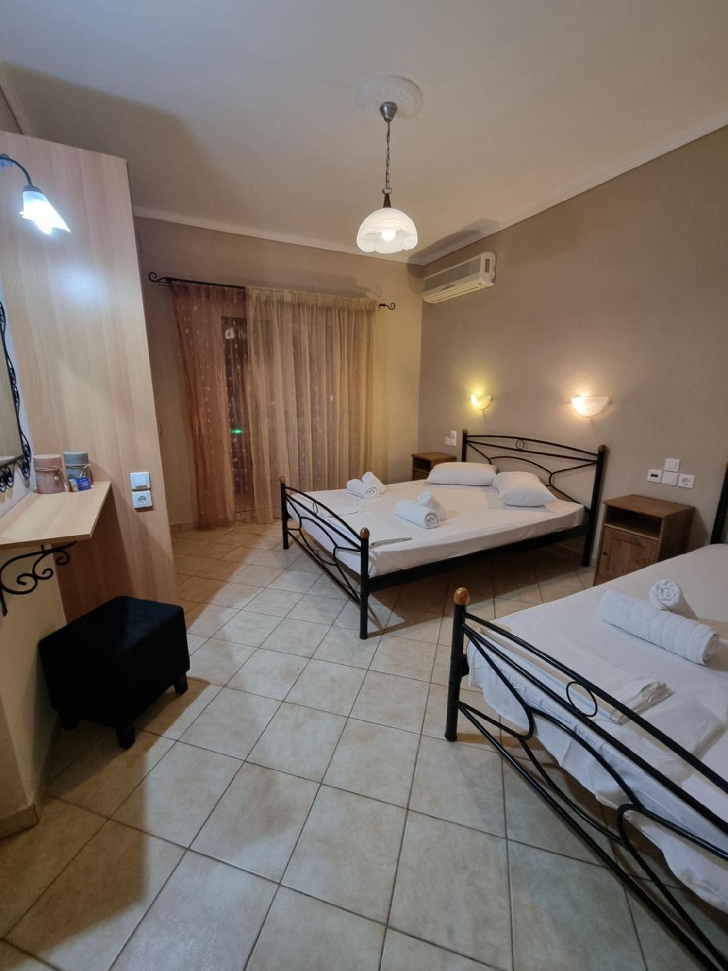 Marathon Studios & Apartments كيري الغرفة الصورة